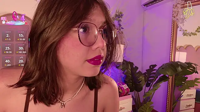 Lauuu2007 online show from February 17, 2026, 8:48 pm