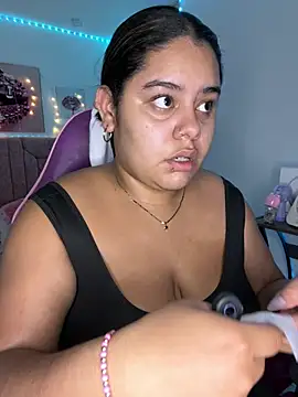 Anabelle 00  online show from April 17, 2026, 3:09 am