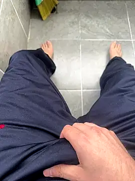 Snapshot of LAZ3R1 chatting on November 2, 2025, 12:51 pm LAZ3R1 online show from November 2, 2025, 12:51 pm