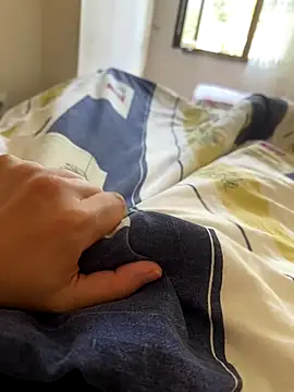 Snapshot of LAZ3R1 chatting on November 4, 2025, 8:02 am LAZ3R1 online show from November 4, 2025, 8:02 am