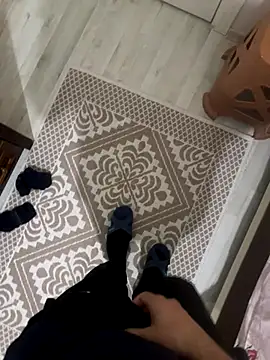 Snapshot of LAZ3R1 chatting on November 18, 2025, 10:25 pm LAZ3R1 online show from November 18, 2025, 10:25 pm