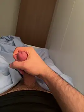 Snapshot of LAZ3R1 chatting on March 1, 2026, 4:03 am LAZ3R1 online show from March 1, 2026, 4:03 am