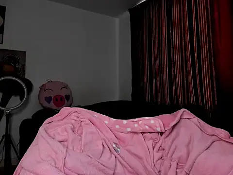 guynextdo0r online show from September 18, 2025, 7:05 pm