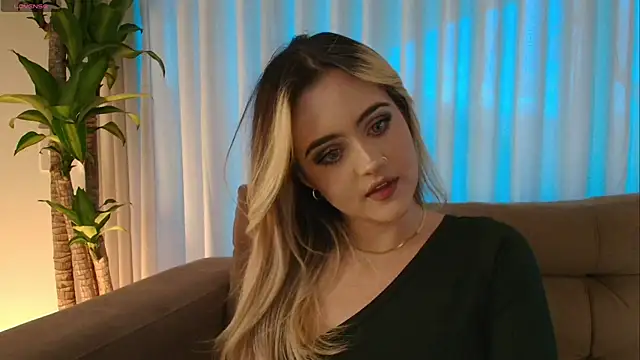 MaryMoon  online show from November 1, 2025, 10:12 pm