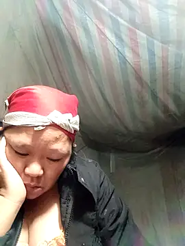 Snapshot of riso-00 chatting on November 3, 2025, 11:00 am riso-00 online show from November 3, 2025, 11:00 am