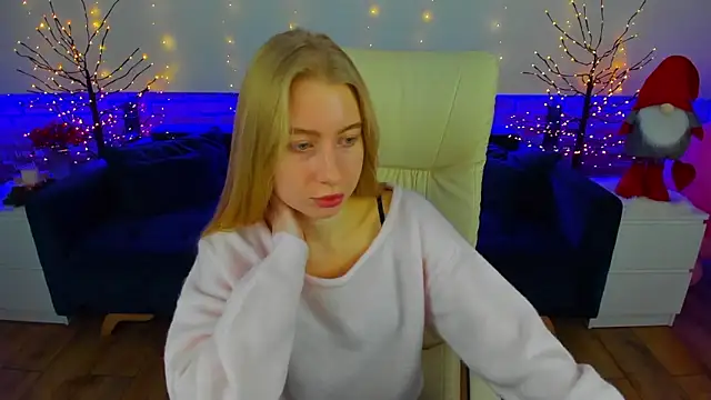 Snapshot of Alina_Blonde chatting on January 13, 2026, 6:40 am Alina Blonde online show from January 13, 2026, 6:40 am