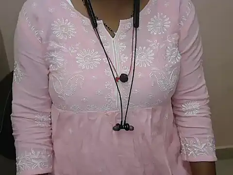 bold naina online show from November 8, 2025, 3:39 am