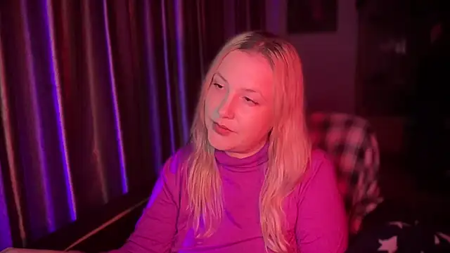 BikiHellena online show from November 28, 2025, 12:24 am