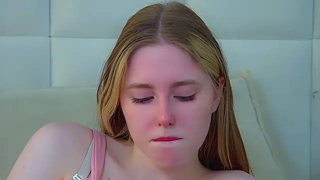Snapshot of LexiBookwell chatting on June 3, 2026, 11:02 am LexiBookwell online show from June 3, 2026, 11:02 am