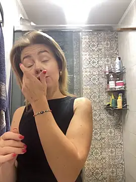 MartaLuna  online show from October 24, 2025, 9:28 am