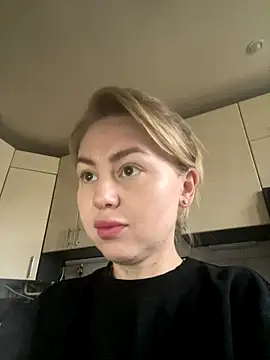 MartaLuna  online show from November 9, 2025, 7:39 am