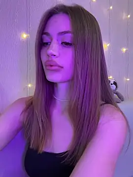 Elizabeth Tay online show from November 22, 2025, 4:50 pm