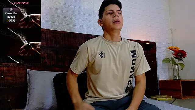 JhosuaVega online show from September 28, 2025, 2:06 am