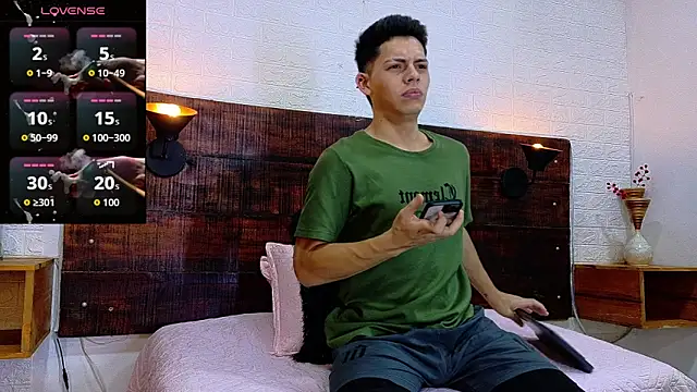 JhosuaVega online show from October 7, 2025, 7:00 pm