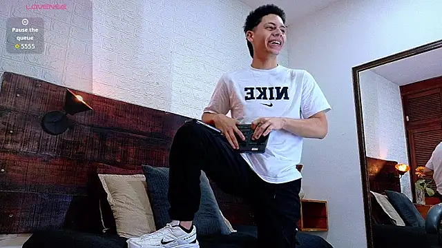 JhosuaVega online show from November 21, 2025, 4:33 am