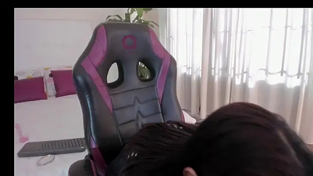 Snapshot of Diabla-09 chatting on October 8, 2025, 12:47 pm Diabla-09 online show from October 8, 2025, 12:47 pm