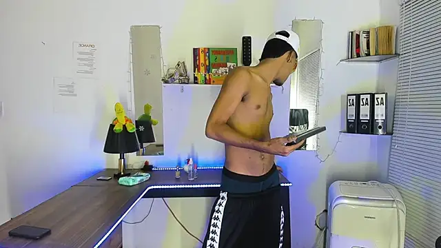 xxKamadevaxx online show from November 9, 2025, 12:47 pm