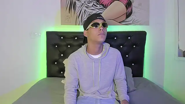 xxKamadevaxx online show from February 3, 2026, 12:32 pm