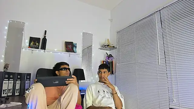 Snapshot of xxKamadevaxx chatting on March 3, 2026, 1:06 pm xxKamadevaxx online show from March 3, 2026, 1:06 pm