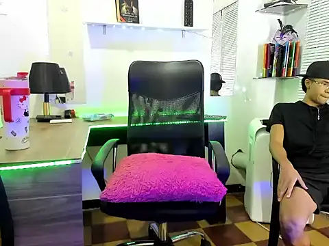 Snapshot of xxKamadevaxx chatting on March 20, 2026, 12:32 pm xxKamadevaxx online show from March 20, 2026, 12:32 pm