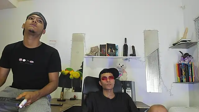 Snapshot of xxKamadevaxx chatting on April 1, 2026, 6:27 pm xxKamadevaxx online show from April 1, 2026, 6:27 pm