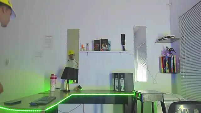 Snapshot of xxKamadevaxx chatting on April 13, 2026, 12:32 pm xxKamadevaxx online show from April 13, 2026, 12:32 pm