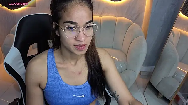 Snapshot of Maia_Tx chatting on September 26, 2025, 12:53 pm Maia Tx online show from September 26, 2025, 12:53 pm