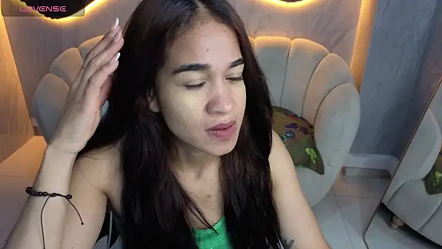 Snapshot of Maia_Tx chatting on September 27, 2025, 12:43 pm Maia Tx online show from September 27, 2025, 12:43 pm