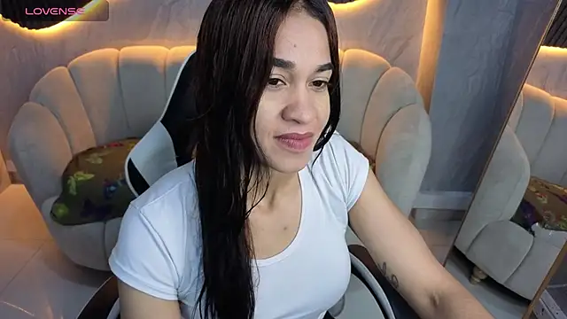 Snapshot of Maia_Tx chatting on September 29, 2025, 12:43 pm Maia Tx online show from September 29, 2025, 12:43 pm