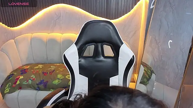 Snapshot of Maia_Tx chatting on October 11, 2025, 1:09 pm Maia Tx online show from October 11, 2025, 1:09 pm