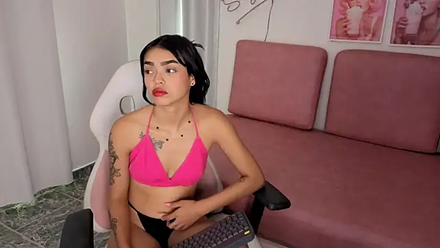 Snapshot of Emmy_sexygirl chatting on September 22, 2025, 12:40 pm Emmy sexygirl online show from September 22, 2025, 12:40 pm