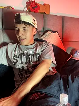 Snapshot of NaytonFreeman chatting on December 15, 2025, 11:25 am NaytonFreeman online show from December 15, 2025, 11:25 am