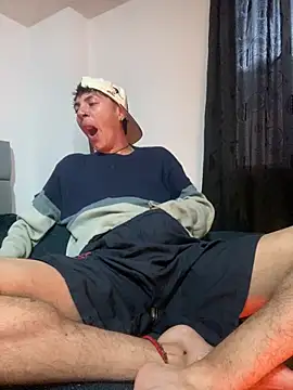 Snapshot of NaytonFreeman chatting on December 17, 2025, 11:16 am NaytonFreeman online show from December 17, 2025, 11:16 am