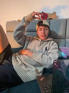 Snapshot of NaytonFreeman chatting on December 18, 2025, 11:27 am NaytonFreeman online show from December 18, 2025, 11:27 am