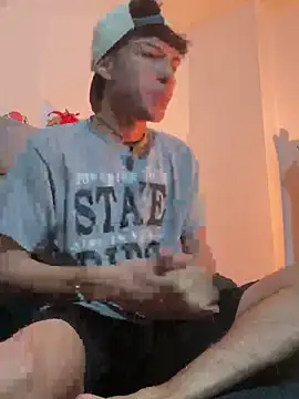 Snapshot of NaytonFreeman chatting on December 19, 2025, 11:17 am NaytonFreeman online show from December 19, 2025, 11:17 am