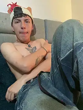 Snapshot of NaytonFreeman chatting on December 20, 2025, 11:39 am NaytonFreeman online show from December 20, 2025, 11:39 am