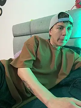 Snapshot of NaytonFreeman chatting on February 11, 2026, 12:32 pm NaytonFreeman online show from February 11, 2026, 12:32 pm