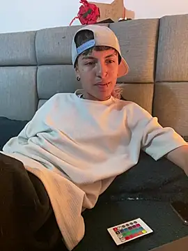 Snapshot of NaytonFreeman chatting on February 25, 2026, 12:15 pm NaytonFreeman online show from February 25, 2026, 12:15 pm