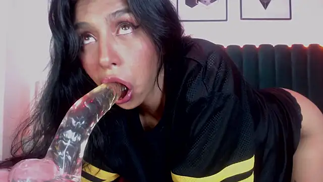 Keila Fg online show from November 13, 2025, 7:57 pm