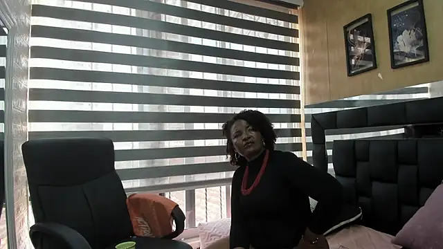 sheyla  ebony online show from November 10, 2025, 7:46 pm