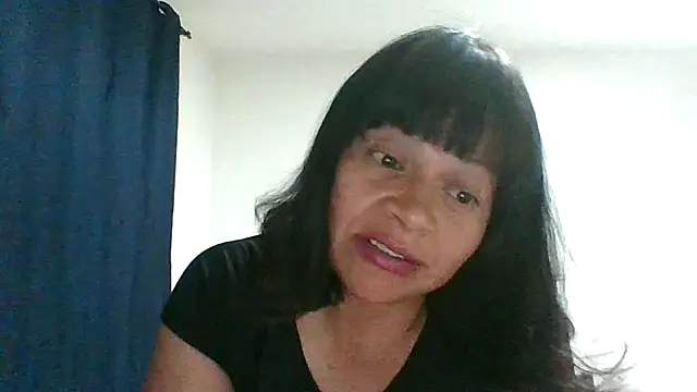 adri89-g online show from April 27, 2026, 1:25 am