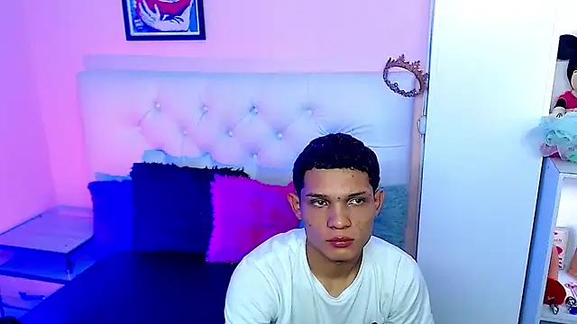 Snapshot of EL_VENEZOLANO_22CM chatting on September 25, 2025, 6:00 pm EL VENEZOLANO 22CM online show from September 25, 2025, 6:00 pm