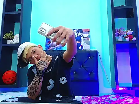 Snapshot of EL_VENEZOLANO_22CM chatting on November 23, 2025, 3:28 am EL VENEZOLANO 22CM online show from November 23, 2025, 3:28 am