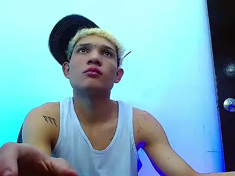 Snapshot of EL_VENEZOLANO_22CM chatting on November 25, 2025, 6:46 am EL VENEZOLANO 22CM online show from November 25, 2025, 6:46 am