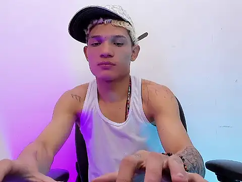 Snapshot of EL_VENEZOLANO_22CM chatting on November 28, 2025, 4:26 am EL VENEZOLANO 22CM online show from November 28, 2025, 4:26 am