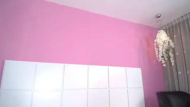 Aliciabloom online show from September 24, 2025, 12:41 pm