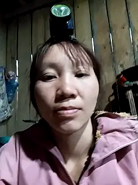 Snapshot of bonnie-00 chatting on February 5, 2026, 11:04 am bonnie-00 online show from February 5, 2026, 11:04 am