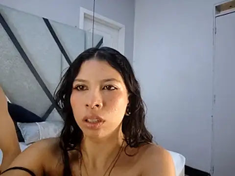 EthanCollen online show from October 31, 2025, 11:28 pm