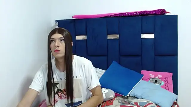 PinkLuna LolaBloom online show from January 14, 2026, 1:33 am