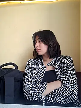 Sullyoonn online show from March 24, 2026, 5:51 pm